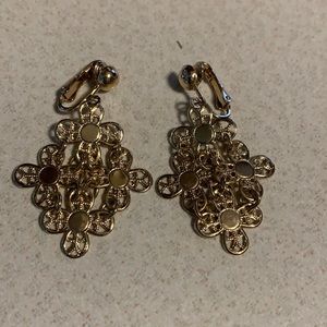Sarah Coventry gold tone 4 cluster clip ons